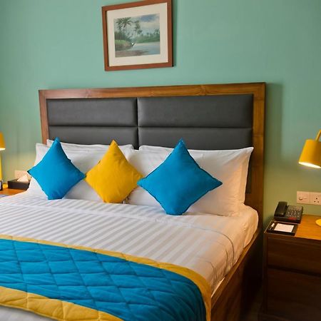 Ocean Edge Suites & Hotel Colombo Esterno foto