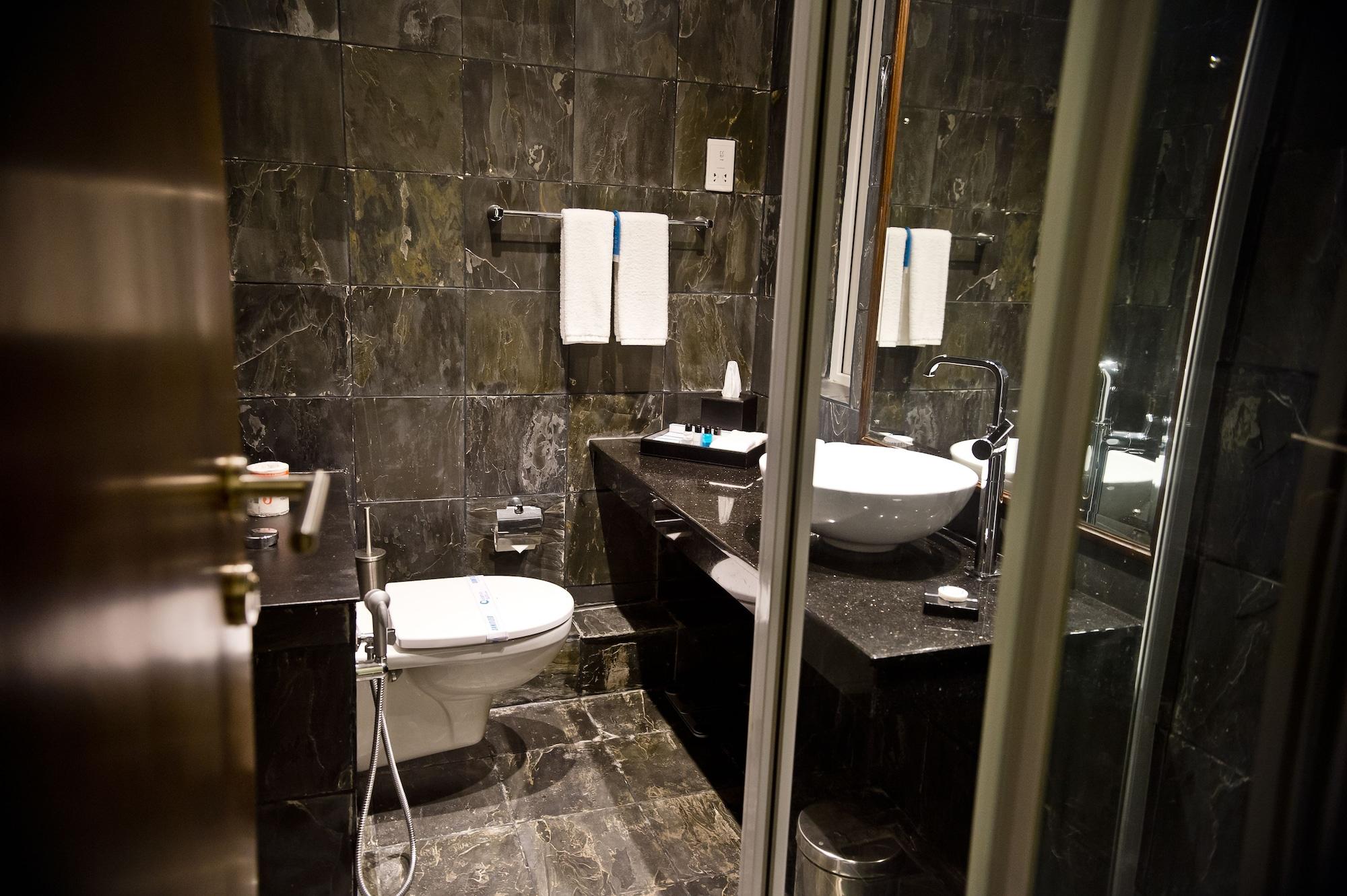 Ocean Edge Suites & Hotel Colombo Esterno foto