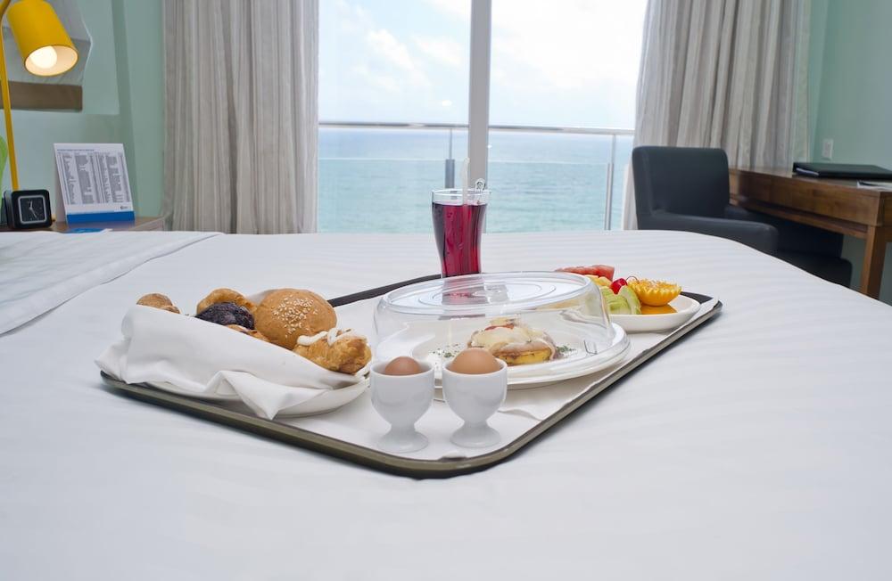 Ocean Edge Suites & Hotel Colombo Esterno foto