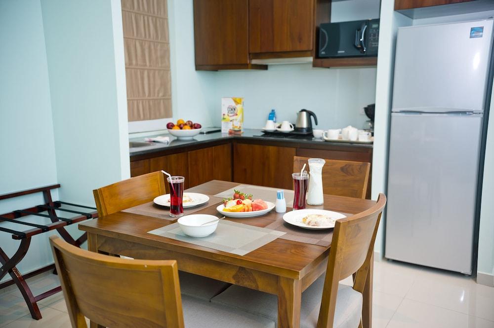 Ocean Edge Suites & Hotel Colombo Esterno foto