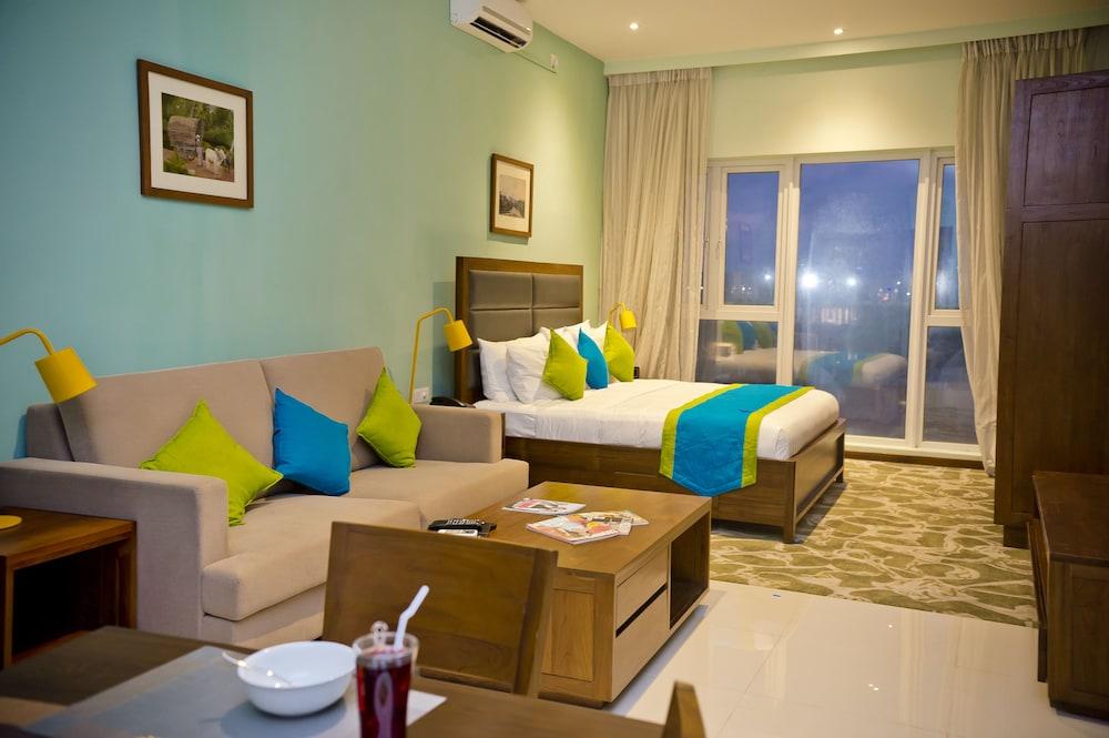 Ocean Edge Suites & Hotel Colombo Esterno foto