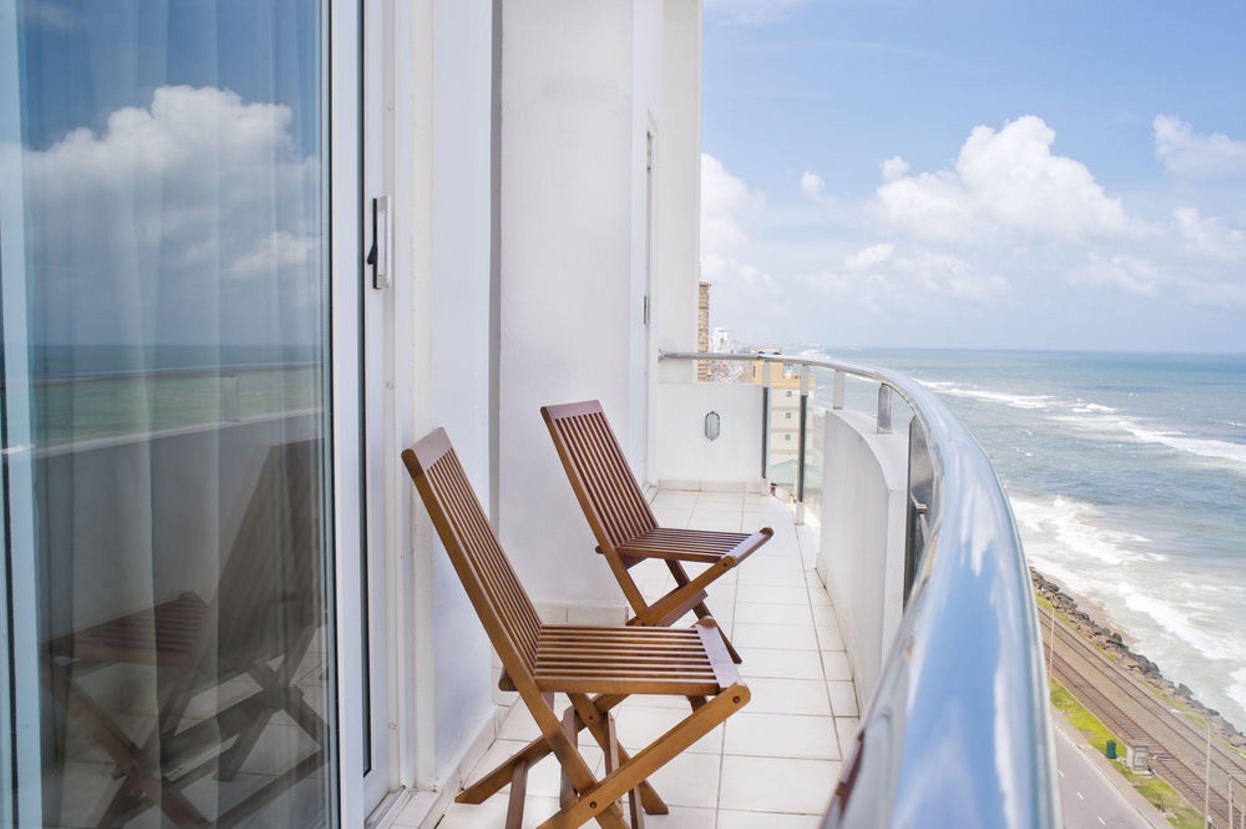 Ocean Edge Suites & Hotel Colombo Esterno foto
