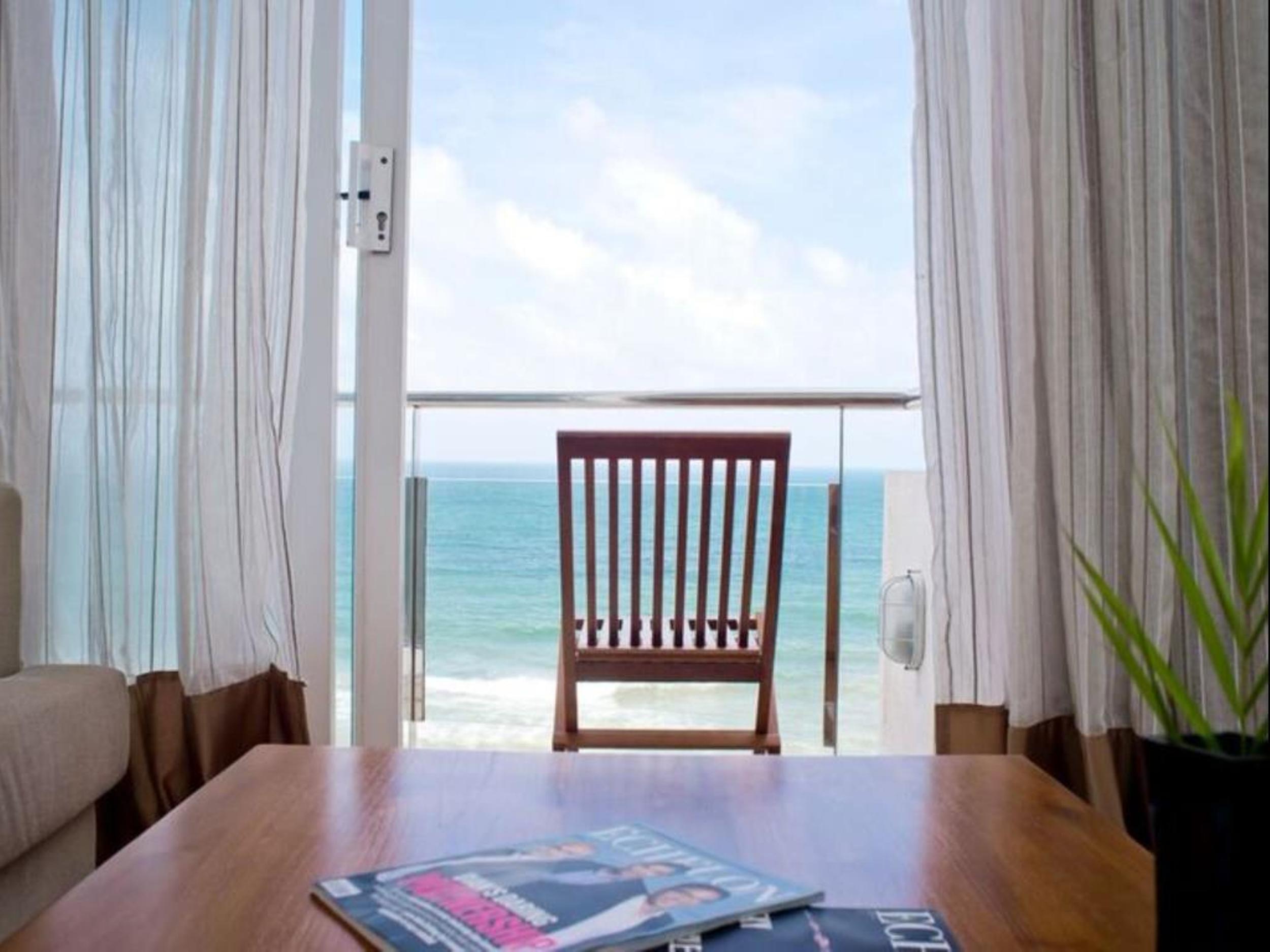 Ocean Edge Suites & Hotel Colombo Esterno foto
