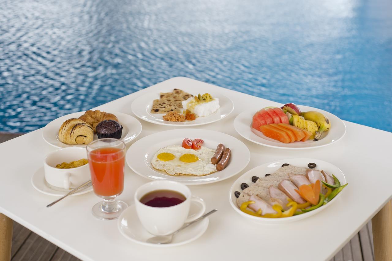 Ocean Edge Suites & Hotel Colombo Esterno foto