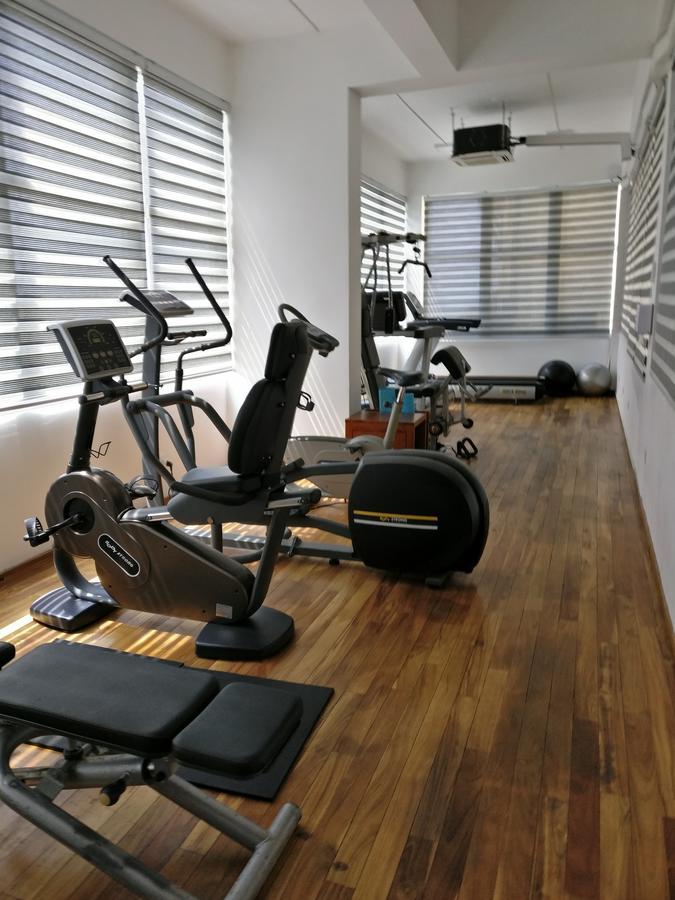 Ocean Edge Suites & Hotel Colombo Esterno foto