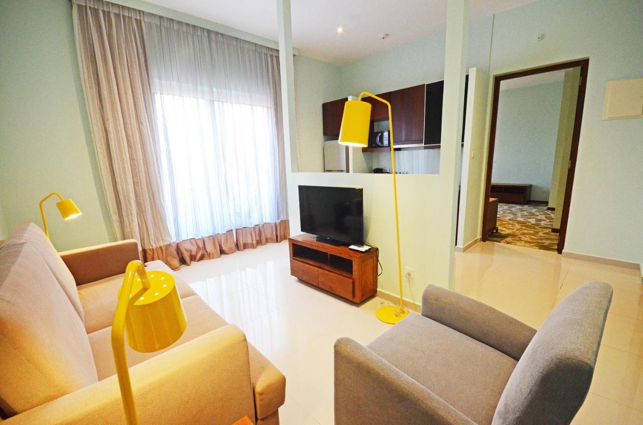 Ocean Edge Suites & Hotel Colombo Esterno foto