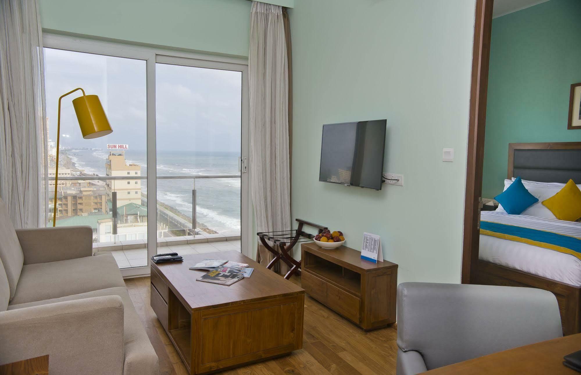 Ocean Edge Suites & Hotel Colombo Esterno foto
